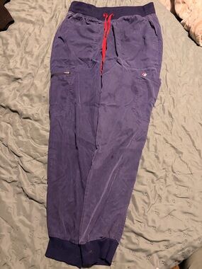 Mediclo Navy Blue Jogger Scrubs with Red Drawstring